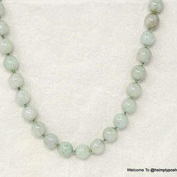 Pale Green Jade Beaded Necklace 14K Gold Closure 20-inch - Picture 3 of 4